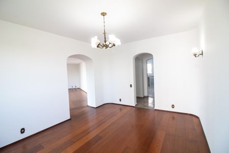 Apartamento à venda com 240m², 4 quartos e 2 vagasSala de Jantar