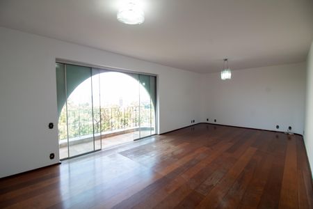 Apartamento à venda com 240m², 4 quartos e 2 vagasSala