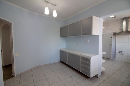 Apartamento à venda com 240m², 4 quartos e 2 vagasCopa