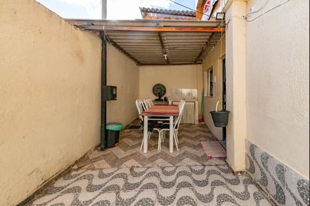 Casa à venda com 178m², 2 quartos e sem vagaÁrea de Serviço e Varanda