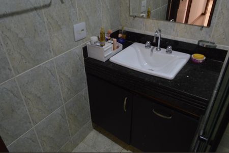 Casa de condomínio à venda com 305m², 5 quartos e 2 vagasBanheiro da Suíte 2