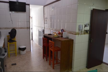 Casa de condomínio à venda com 305m², 5 quartos e 2 vagasCozinha