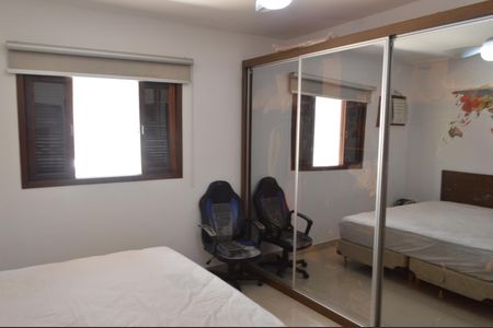 Casa de condomínio à venda com 305m², 5 quartos e 2 vagasSuíte 1