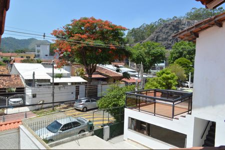 Casa de condomínio à venda com 305m², 5 quartos e 2 vagasVista da Varanda