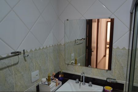 Casa de condomínio à venda com 305m², 5 quartos e 2 vagasBanheiro da Suíte 2