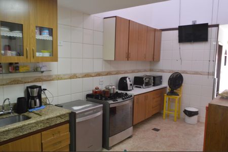 Casa de condomínio à venda com 305m², 5 quartos e 2 vagasCozinha