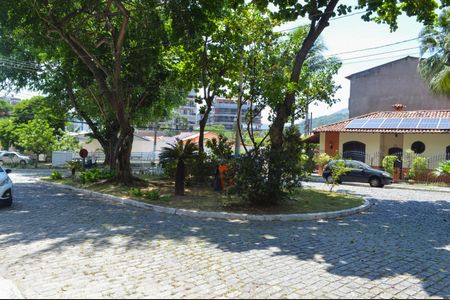 Casa de condomínio à venda com 305m², 5 quartos e 2 vagasPraça
