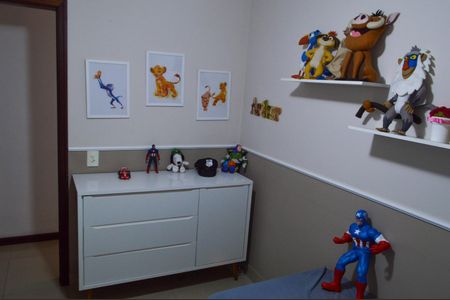 Casa de condomínio à venda com 305m², 5 quartos e 2 vagasQuarto