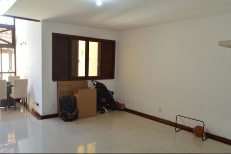 Casa de condomínio à venda com 305m², 5 quartos e 2 vagasSala 1