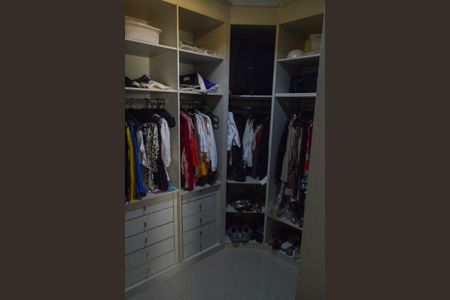 Casa de condomínio à venda com 305m², 5 quartos e 2 vagasCloset da Suíte 3