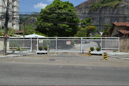 Casa de condomínio à venda com 305m², 5 quartos e 2 vagasFachada