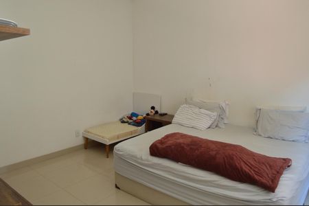 Casa de condomínio à venda com 305m², 5 quartos e 2 vagasSuíte 3