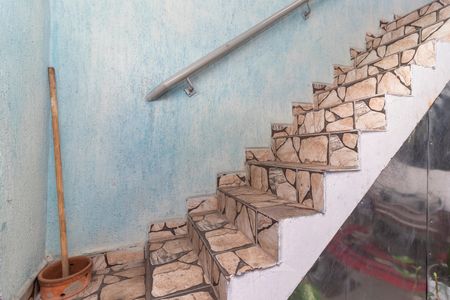 Casa para alugar com 85m², 1 quarto e sem vagaEscada