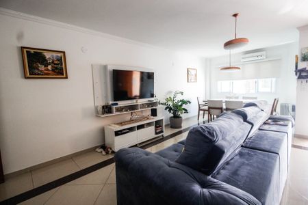 Casa à venda com 135m², 3 quartos e 2 vagasSala