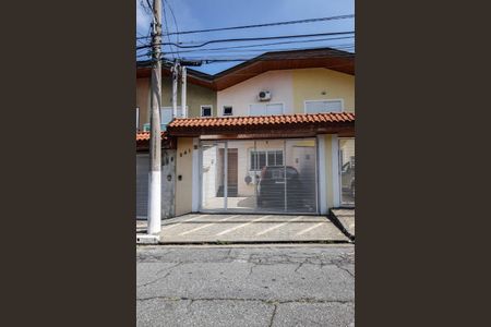 Casa à venda com 135m², 3 quartos e 2 vagasFachada
