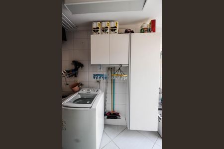 Casa à venda com 135m², 3 quartos e 2 vagasÁrea de serviço