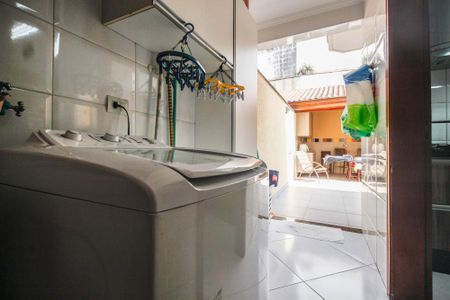 Casa à venda com 135m², 3 quartos e 2 vagasÁrea de serviço