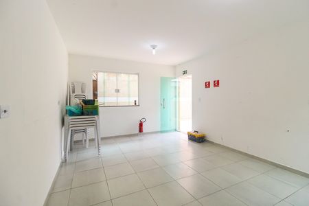 Apartamento para alugar com 38m², 2 quartos e sem vaga Apartamento para alugar com 38m², 2 quartos e sem vagaÁrea Comum - Salão de festas
