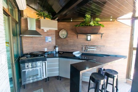 Apartamento à venda com 119m², 2 quartos e 1 vaga Apartamento à venda com 119m², 2 quartos e 1 vagaCobertura