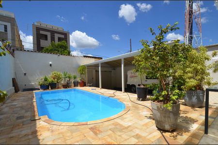 Casa à venda com 300m², 4 quartos e 2 vagasArea piscina