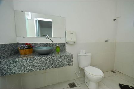 Casa à venda com 300m², 4 quartos e 2 vagasBanheiro / casa1