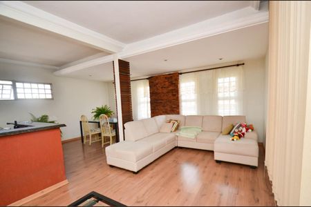 Casa à venda com 300m², 4 quartos e 2 vagasSala casa2