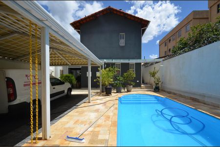 Casa à venda com 300m², 4 quartos e 2 vagasArea piscina