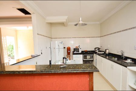 Casa à venda com 300m², 4 quartos e 2 vagasCozinha casa2