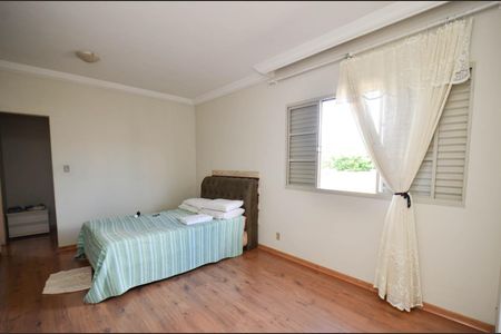 Casa à venda com 300m², 4 quartos e 2 vagasSuíte casa2