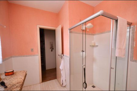 Casa à venda com 300m², 4 quartos e 2 vagasBanheiro suite/ casa2