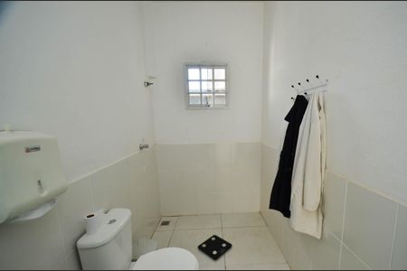 Casa à venda com 300m², 4 quartos e 2 vagasBanheiro / casa1