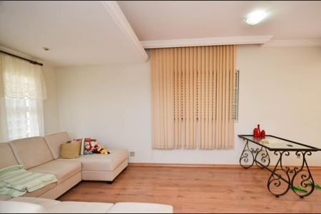 Casa à venda com 300m², 4 quartos e 2 vagasSala casa2