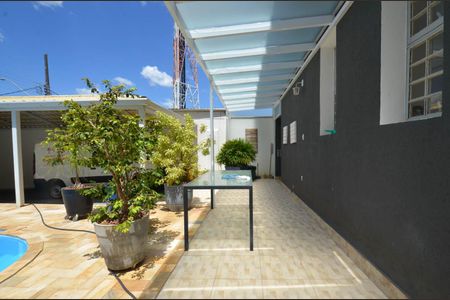Casa à venda com 300m², 4 quartos e 2 vagasArea piscina