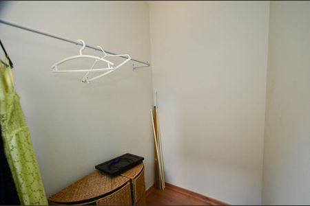 Casa à venda com 300m², 4 quartos e 2 vagasQuarto casa2/ closet