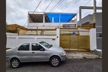 Casa de condomínio para alugar com 100m², 3 quartos e 1 vaga Casa de condomínio para alugar com 100m², 3 quartos e 1 vagaFachada