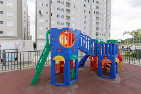 Apartamento para alugar com 45m², 2 quartos e 1 vaga Apartamento para alugar com 45m², 2 quartos e 1 vagaÁrea comum - Playground