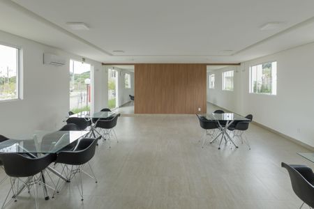 Apartamento para alugar com 45m², 2 quartos e 1 vaga Apartamento para alugar com 45m², 2 quartos e 1 vagaÁrea comum - Salão de festas