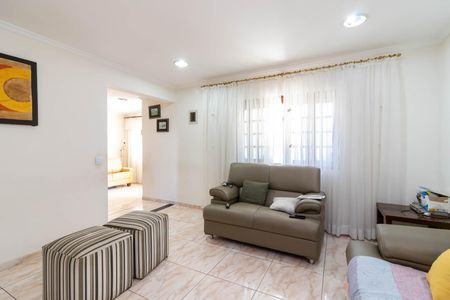 Casa à venda com 230m², 4 quartos e 4 vagas Casa à venda com 230m², 4 quartos e 4 vagasSala de Estar