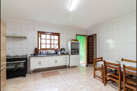 Casa à venda com 230m², 4 quartos e 4 vagas Casa à venda com 230m², 4 quartos e 4 vagasCozinha