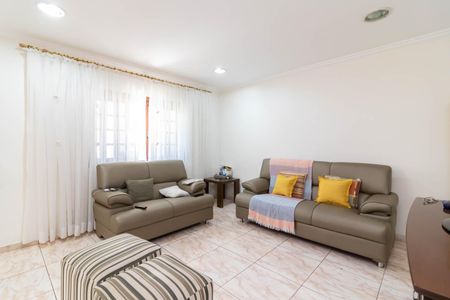 Casa à venda com 230m², 4 quartos e 4 vagas Casa à venda com 230m², 4 quartos e 4 vagasSala de Estar