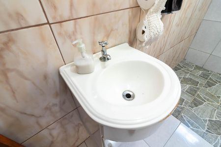 Casa à venda com 230m², 4 quartos e 4 vagas Casa à venda com 230m², 4 quartos e 4 vagasBanheiro 4