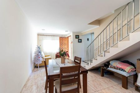 Casa à venda com 230m², 4 quartos e 4 vagas Casa à venda com 230m², 4 quartos e 4 vagasSala de Jantar