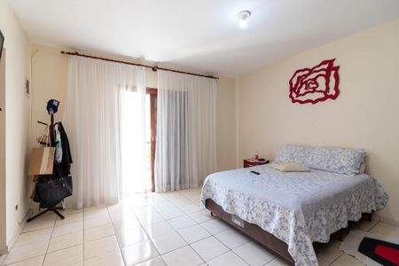 Casa à venda com 230m², 4 quartos e 4 vagas Casa à venda com 230m², 4 quartos e 4 vagasSuíte 1