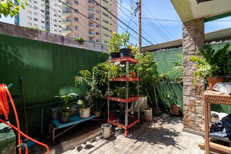 Casa à venda com 230m², 4 quartos e 4 vagas Casa à venda com 230m², 4 quartos e 4 vagasÁrea comum -Quintal Frontal