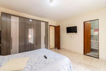 Casa à venda com 230m², 4 quartos e 4 vagas Casa à venda com 230m², 4 quartos e 4 vagasSuíte 1