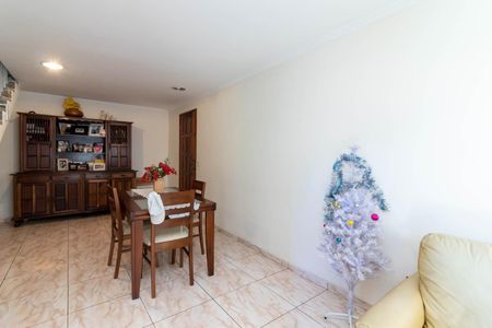 Casa à venda com 230m², 4 quartos e 4 vagas Casa à venda com 230m², 4 quartos e 4 vagasSala de Jantar