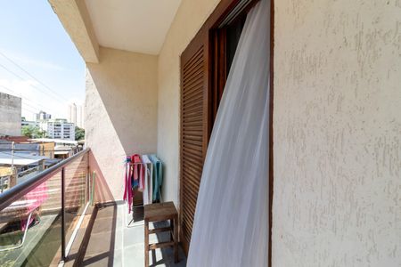 Casa à venda com 230m², 4 quartos e 4 vagas Casa à venda com 230m², 4 quartos e 4 vagasVaranda da Suíte 1