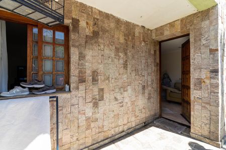 Casa à venda com 230m², 4 quartos e 4 vagas Casa à venda com 230m², 4 quartos e 4 vagasÁrea comum -Quintal Frontal