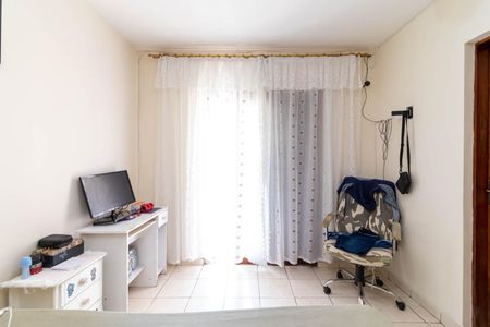 Casa à venda com 230m², 4 quartos e 4 vagas Casa à venda com 230m², 4 quartos e 4 vagasSuíte 2