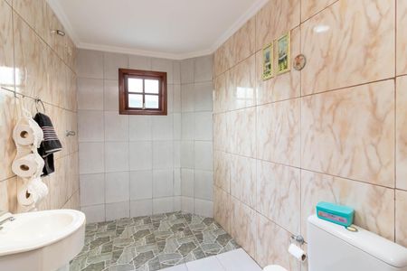 Casa à venda com 230m², 4 quartos e 4 vagas Casa à venda com 230m², 4 quartos e 4 vagasBanheiro 4